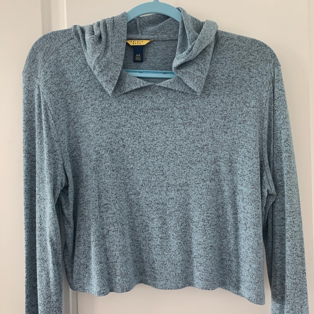 Women’s crop hoodie sweater